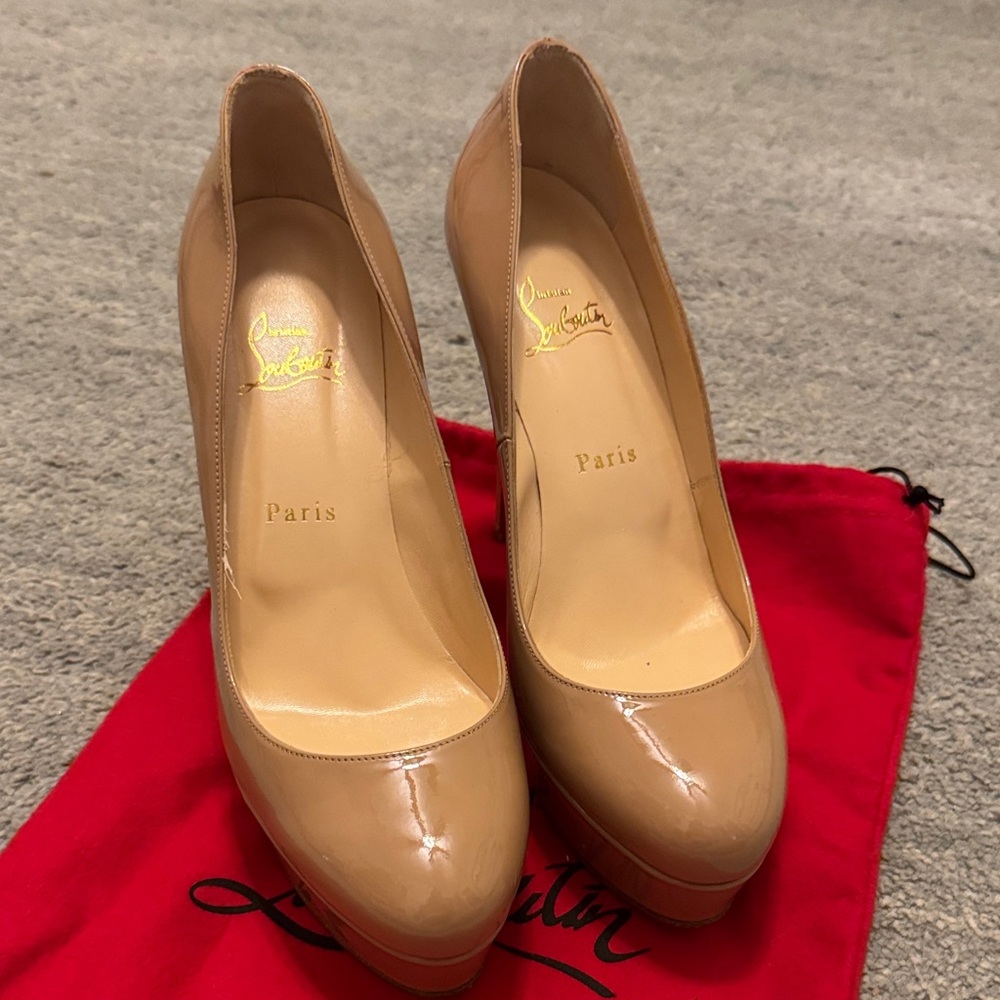 Christian Louboutin Beige patent Platform Heels